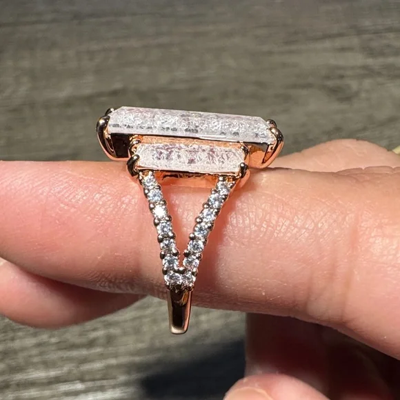 Bomb Party Rose Gold white and cubic zirconia Ring - Picture 4 of 4